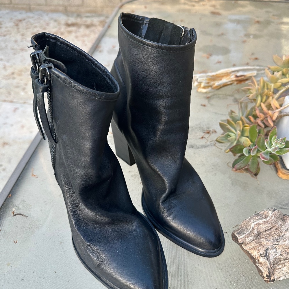 Vintage Steve Madden Double Zipper Bootie